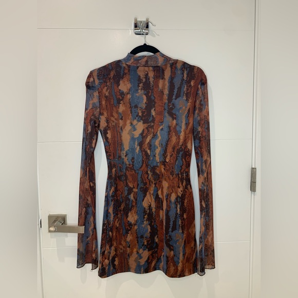 Super soft & comfortable long bell sleeve mesh mini dress in Size M - Picture 4 of 6